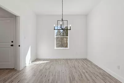 111 Kingwood Drive, Elgin, TX 78621 - Photo 16