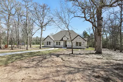 111 Kingwood Drive, Elgin, TX 78621 - Photo 2