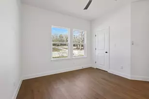 111 Kingwood Dr, Elgin, TX 78621 - Photo 28