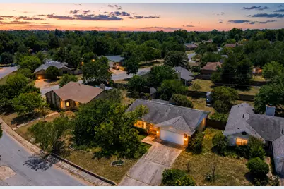 1407 Gatlinburg Drive, Pflugerville, TX 78660 - Photo 2