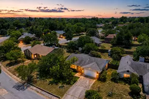 1407 Gatlinburg Dr, Pflugerville, TX 78660 - Photo 2