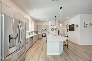 210 Mangold Dr, Hutto, TX 78634 - Photo 10