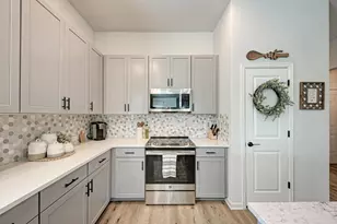 210 Mangold Dr, Hutto, TX 78634 - Photo 14