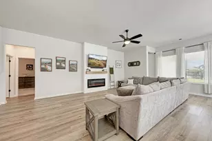 210 Mangold Dr, Hutto, TX 78634 - Photo 16