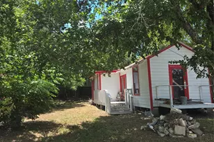 729 Chihuahua St, Lockhart, TX 78644 - Photo 1