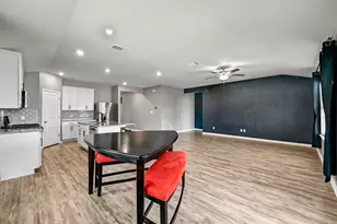 114 Grasslands Trl, Hutto, TX 78634 - Photo 14