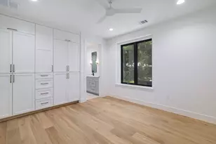 2411 McCall Rd, Austin, TX 78703 - Photo 32