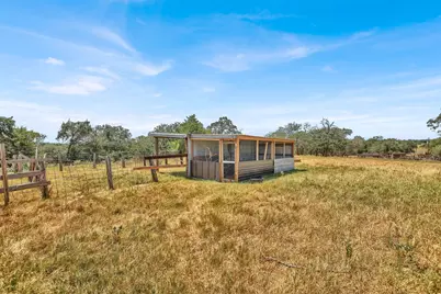 599 Rocky Lane, Luling, TX 78648 - Photo 32