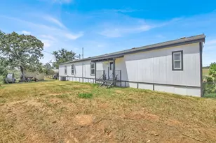 599 Rocky Ln, Luling, TX 78648 - Photo 24