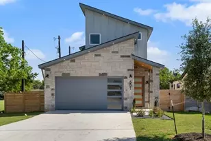 501 E Burton St, Manor, TX 78653 - Photo 2