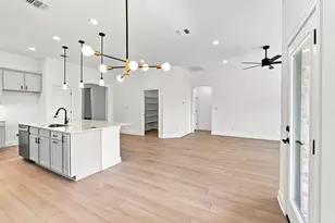 116 Elm Vw Dr, Georgetown, TX 78628 - Photo 6
