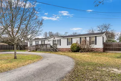 1005 Baumgarten Street, Schulenburg, TX 78956 - Photo 4