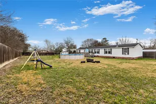 1005 Baumgarten St, Schulenburg, TX 78956 - Photo 6