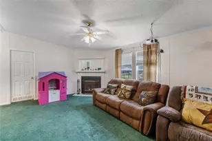 1005 Baumgarten St, Schulenburg, TX 78956 - Photo 10