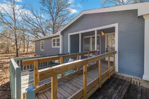 124 Suzanne Dr, Bastrop, TX 78602 - Photo 2