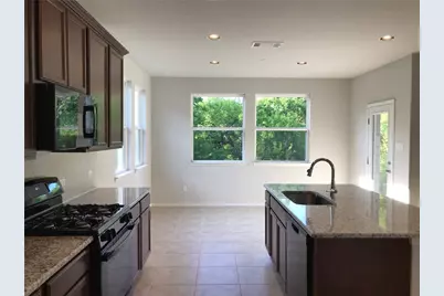 2800 Joe Dimaggio Boulevard #62, Round Rock, TX 78665 - Photo 6