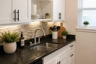 2401 Manor Rd, Austin, TX 78722 - Photo 10