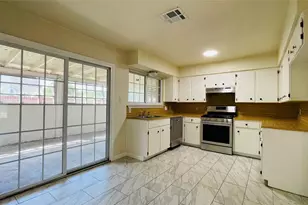 13212 Bourbon St, Austin, TX 78727 - Photo 8