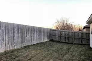 221 Geode Ln, Jarrell, TX 76537 - Photo 18