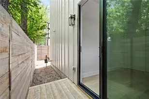 1215 Fort Branch Blvd, Austin, TX 78721 - Photo 16