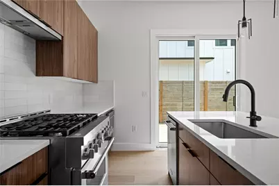 1215 Fort Branch Boulevard #2, Austin, TX 78721 - Photo 10