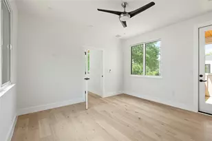 1215 Fort Branch Blvd, Austin, TX 78721 - Photo 22