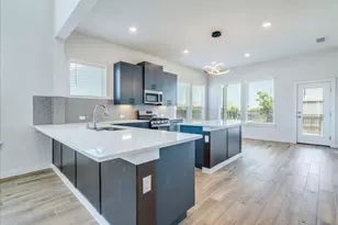 121 Camino Verde, San Marcos, TX 78666 - Photo 4