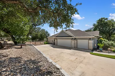 105 Stag Leap Court, Liberty Hill, TX 78642 - Photo 4