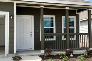 415 Halfmoon Dr, Lockhart, TX 78644 - Photo 2