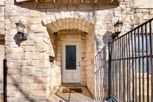 108 E 46th St, Austin, TX 78751 - Photo 2