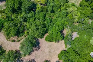 8 E Hampton Dr, Seguin, TX 78155 - Photo 4