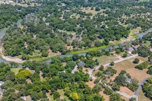 8 E Hampton Dr, Seguin, TX 78155 - Photo 6