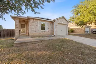 5628 SE Sunday Silence Dr, Del Valle, TX 78617 - Photo 2