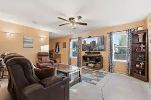 5628 SE Sunday Silence Dr, Del Valle, TX 78617 - Photo 4