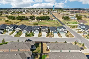 108 Katie Elder Dr, Jarrell, TX 76537 - Photo 34