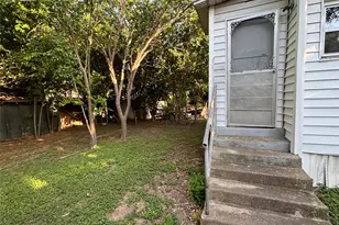 807 S Elm St, Georgetown, TX 78626 - Photo 14