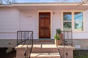 1180 1/2 Sol Wilson Ave, Austin, TX 78702 - Photo 8