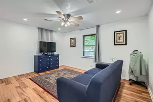207 Rowland Dr, Austin, TX 78745 - Photo 2