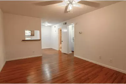 710 E Dean Keeton Street #207, Austin, TX 78705 - Photo 2