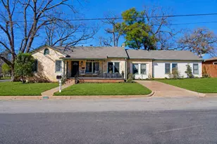 502 N Orange St, Fredericksburg, TX 78624 - Photo 6