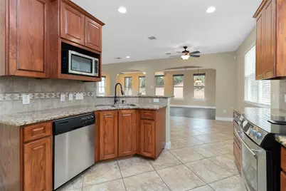 142 Kaanapali Lane, Bastrop, TX 78602 - Photo 10