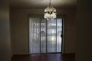 535 W Prairie Lea St, Lockhart, TX 78644 - Photo 8