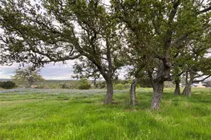 303 S Oak Ln, Burnet, TX 78611 - Photo 1