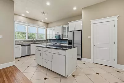 1305 Cometa Street, Austin, TX 78721 - Photo 6