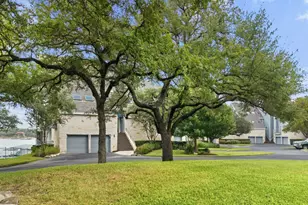 903 Cat Hollow Club Dr, Spicewood, TX 78669 - Photo 4