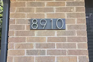 8910 Little Walnut Pkwy, Austin, TX 78758 - Photo 4