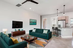 4707 Leslie Ave, Austin, TX 78721 - Photo 1