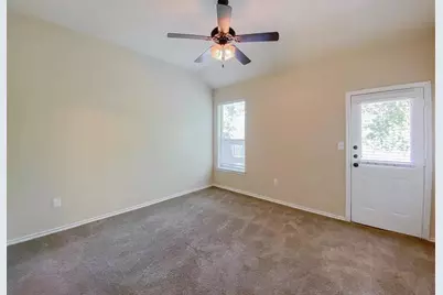 137 Creekside Villa Drive, Kyle, TX 78640 - Photo 8