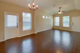 137 Creekside Villa Dr, Kyle, TX 78640 - Photo 2