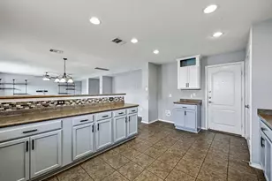 214 Briarwood Dr, Leander, TX 78641 - Photo 4